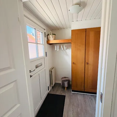 Dejlig Hus I Hjertet Af Med Egen Terrasse Og Alt Du Behover Som Handklaeder Og Sengelinned Villa *