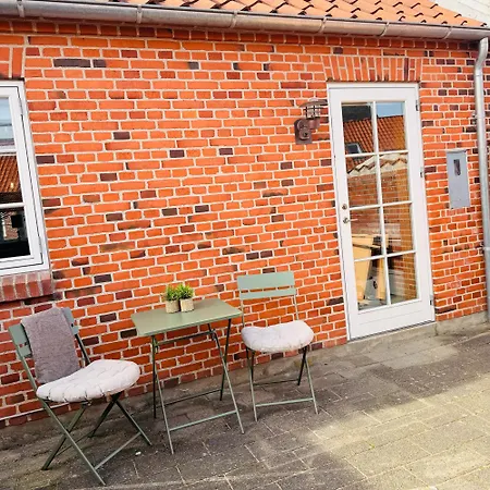 Dejlig Hus I Hjertet Af Med Egen Terrasse Og Alt Du Behover Som Handklaeder Og Sengelinned Varde
